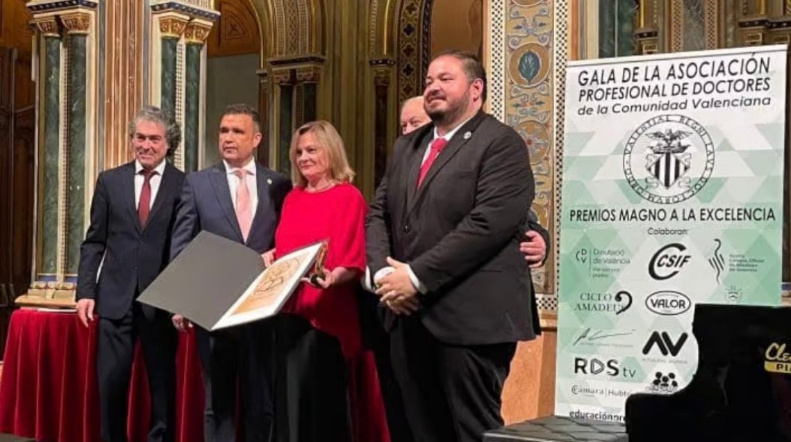 Valencia celebra la II Gala de los Doctores con un emotivo homenaje a la excelencia académica