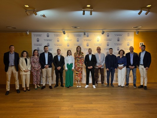 Archena premia al emprendedor Alberto Martínez, fundador de Limbium, en la Gala de la Juventud