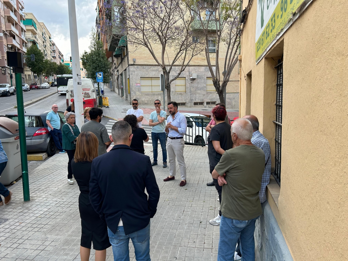 Aigües d'Elx inspecciona este lunes la calle Clara Campoamor en Porfirio Pascual tras quejas vecinales