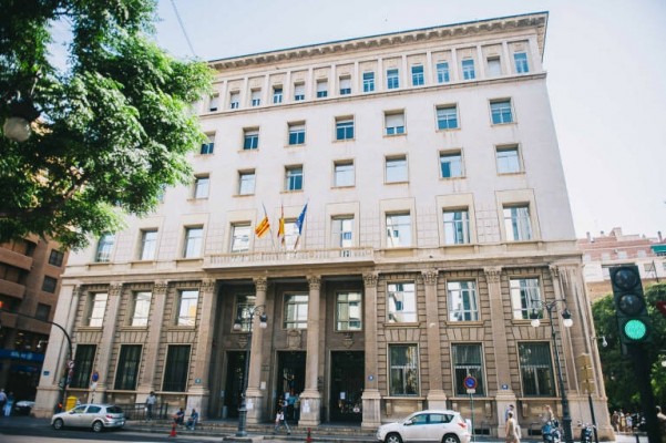 Catalá defiende que la biblioteca en el edificio de Hacienda puede ser 