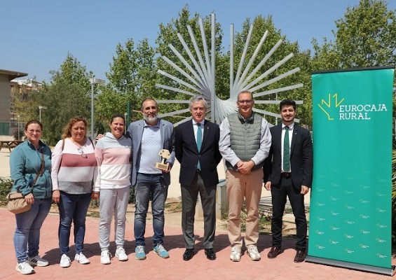 El IES Andreu Alfaro de Paiporta recibe una 'Ayuda Dana' de Fundación Eurocaja Rural