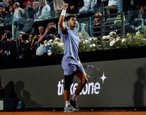 Alcaraz y Roland Garros en el horizonte: ganó 11 de 12 partidos en tierra y el que perdió lo jugó lesionado 