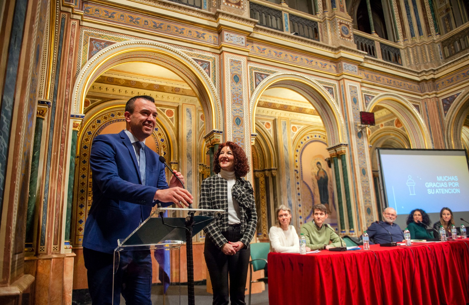 Vicent Mompó e Inma González en un acto de Bienestar Social. Foto: DIPUTACIÓN DE VALENCIA - 