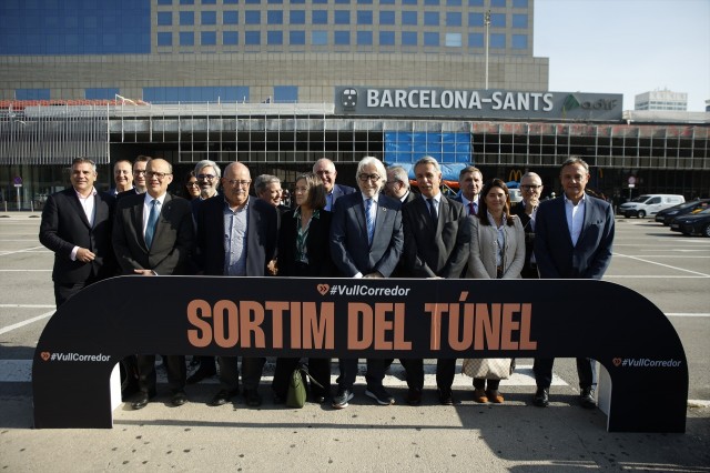 Empresarios valencianos y catalanes piden que se aceleren las obras del Corredor Mediterráneo