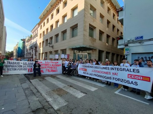 Trabajadores de residencias concertadas denuncian que están en el 