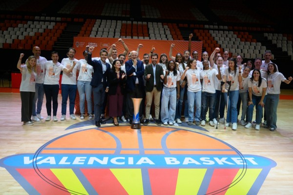 Las mejores imágenes de la celebración del tercer título de liga de Valencia Basket