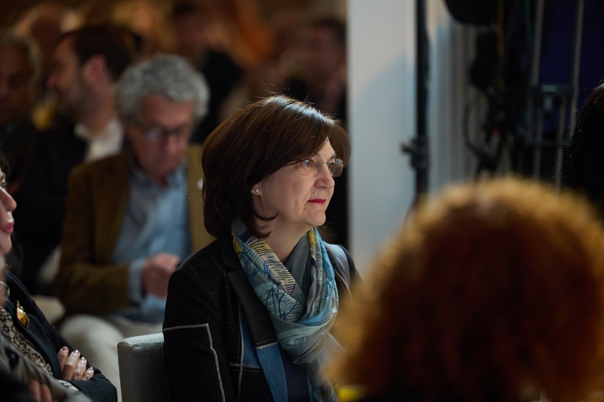  La presidenta de la CNMC dice que los compromisos de BBVA en la opa son 