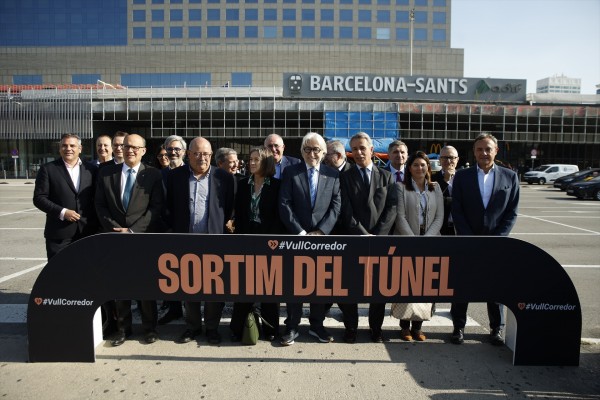 Empresarios valencianos y catalanes piden que se aceleren las obras del Corredor Mediterráneo