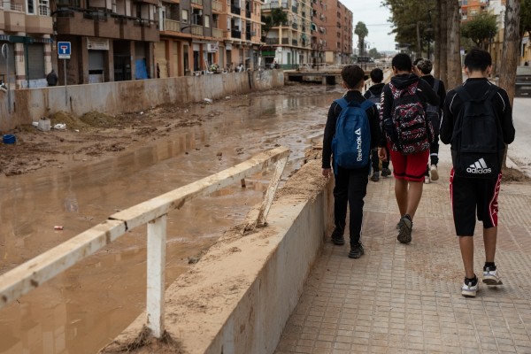 El Colegio Oficial de Enfermería reparte nuevas ayudas económicas a once asociaciones de la zona dana