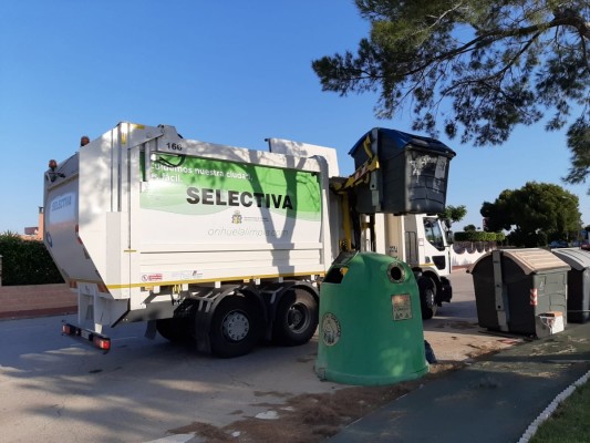 Orihuela contrata 45 trabajadores más para reforzar la recogida de basuras durante el verano