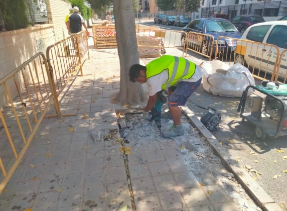 La reparación de aceras se encarece: Alicante dobla el gasto de la contrata a 8 millones