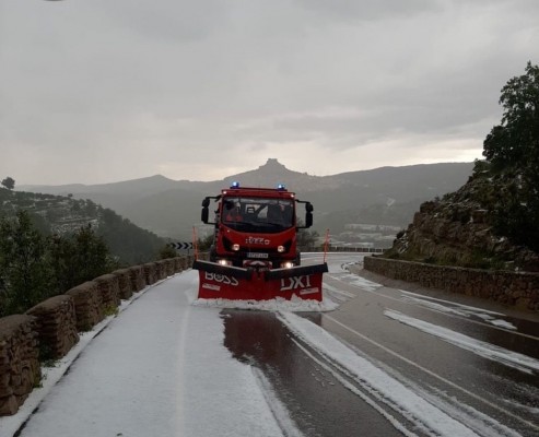 Una fuerte granizada en Morella genera problemas de tráfico en la CV-12 y la N-232