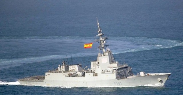 La Armada abre al público la fragata 'Álvaro de Bazán' durante su escala en Cartagena