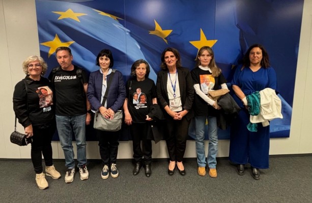 Víctimas de la Dana exponen a Teresa Ribera sus reivindicaciones en Bruselas