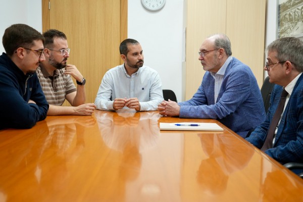 L'Alcora y Ascer se reúnen para coordinar esfuerzos en favor del sector cerámico, los polígonos y EGM