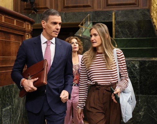 El Gobierno afirma que las pérdidas de generación en el apagón eléctrico empezaron en Granada, Badajoz y Sevilla