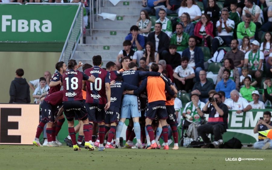 El ascenso comienza a decidirse con la primera 'final' en el Ciutat de València