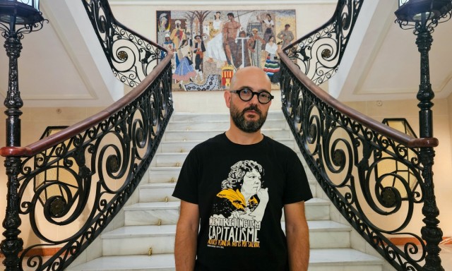 Un autor obsessionat amb els bitxos guanya el Premi Enric Valor amb una novel·la de larves carnívores