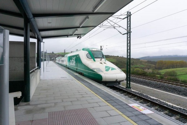 Adif AV recorta un 26% sus pérdidas en 2024 y logra el mejor resultado de su historia