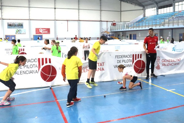 Se celebra una nueva edición de Pilota a l’Escola en Callosa de Segura