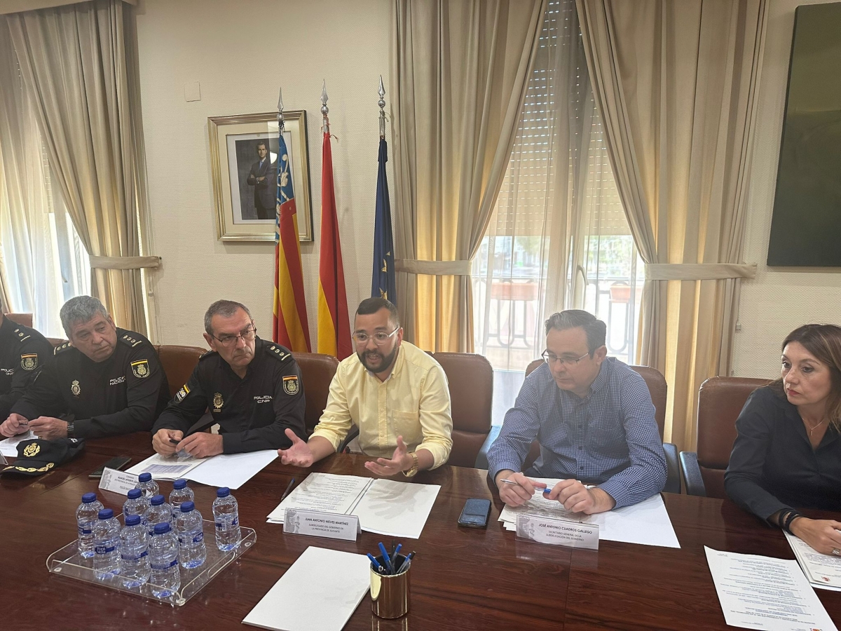 La Operación Paso del Estrecho en Alicante dobla recursos con la participación de dos navieras