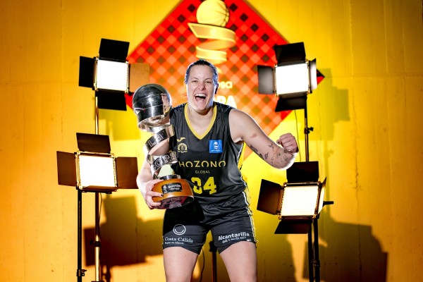 La pívot internacional belga Billie Massey renueva con el Hozono Jairis