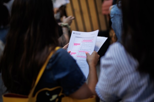 La Generalitat avanza en planificar la OPE 2025 con un calendario de exámenes anticipado