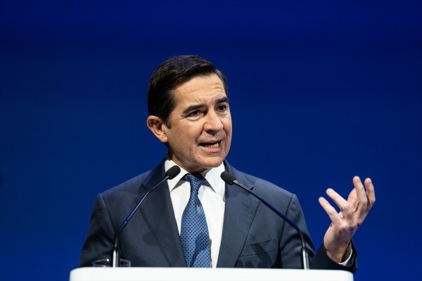 BBVA mejora su oferta un 10 % para convencer de su opa a los accionistas del Sabadell