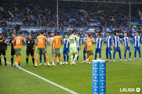 Las notas del Deportivo Alavés 1-0 Valencia CF: 'Bajonazo' en Vitoria