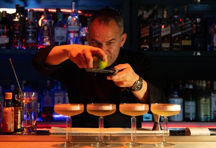 Los Guest Bartender de Maison Lupin agitan la coctelería en Valencia