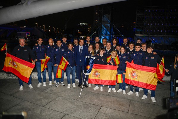 Los FIA Motorsport Games arrancan con un desfile en la Ciudad de las Artes y las Ciencias
