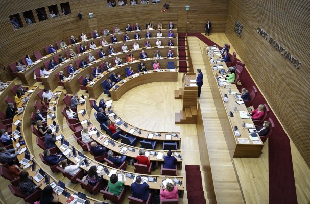 Los diputados que dejen el escaño de forma voluntaria también cobrarán la prestación