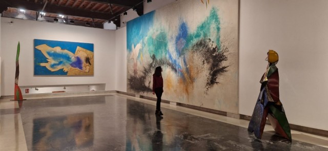 El universo Gabarrón se expande en La Claras: una antológica recorre más de seis décadas de creación del artista muleño