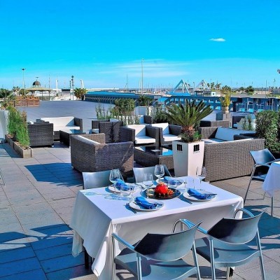 Los restaurantes de la Marina afirman que seguirán abiertos y alegan que su cese solo puede ser por vía civil