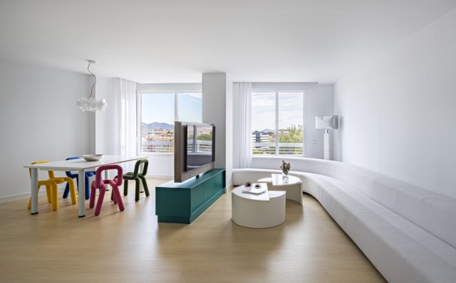 Así ha sido la transformación de esta 'casa de la infancia' en el centro de Murcia:  luminosa, sorprendente y con el diseño por bandera  