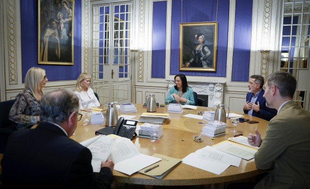 Les Corts utilizarán sus remanentes para pagar la prestación de los diputados 