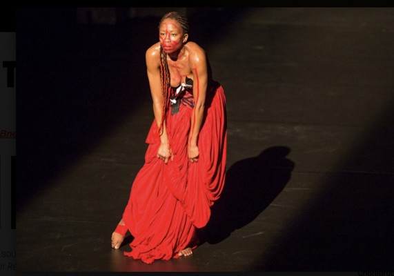 'Portraits in Red': danza contra la tiranía de los cánones estéticos eurocentristas