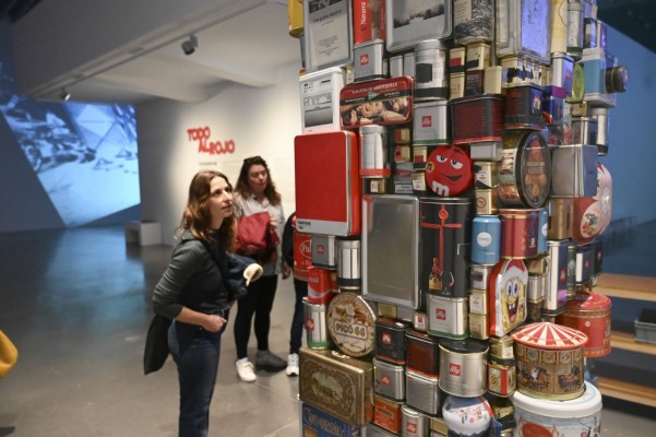 El EACC celebra el Día Internacional de los Museos con un concierto y la despedida de 'Todo al rojo'