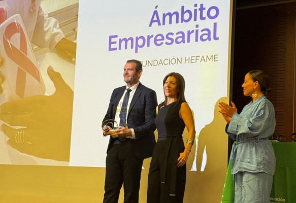La AECC reconoce la trayectoria de Fundación Hefame en RSC y su compromiso con la prevención del cáncer 
