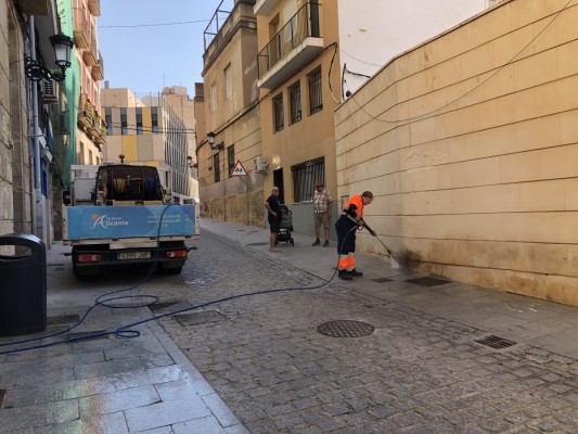 El PSOE de Alicante alerta del aumento de las consultas por la limpieza y la asistencia social