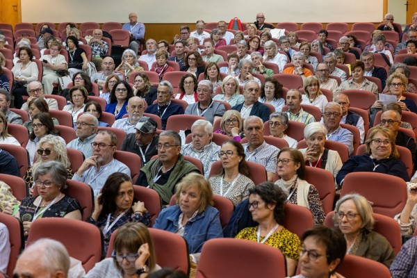 La IA y las personas mayores: el reto de la UJI en las VI Jornadas de Mayores y Nuevas Tecnologías 