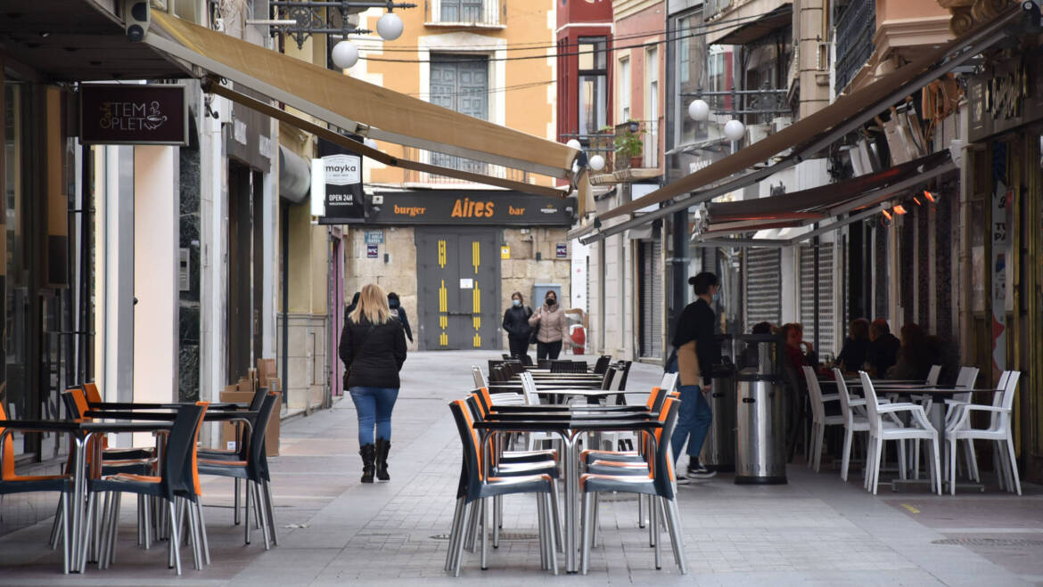 Elche cuenta con casi 600 terrazas, que reportan al Ayuntamiento unos 230.000 euros trimestrales