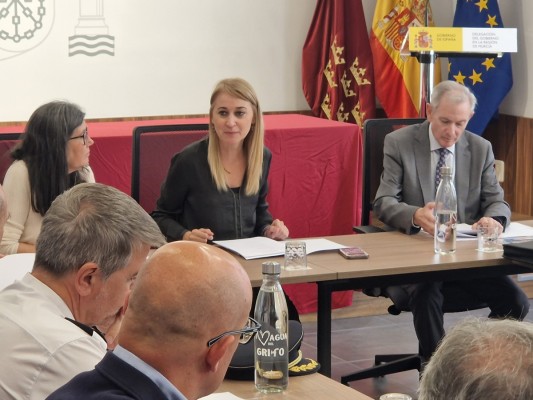 Guevara anuncia un refuerzo de 7 efectivos en la Oficina de Extranjería por la entrada en vigor del nuevo reglamento