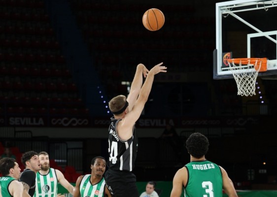 El Odilo cae ante el Betis por 95-94 en la prórroga en su debut en la pelea por el ascenso a la ACB