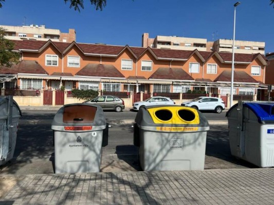 Tareas pendientes que se alargan en Sant Joan: cuentas, escuelas deportivas y recogida de basuras