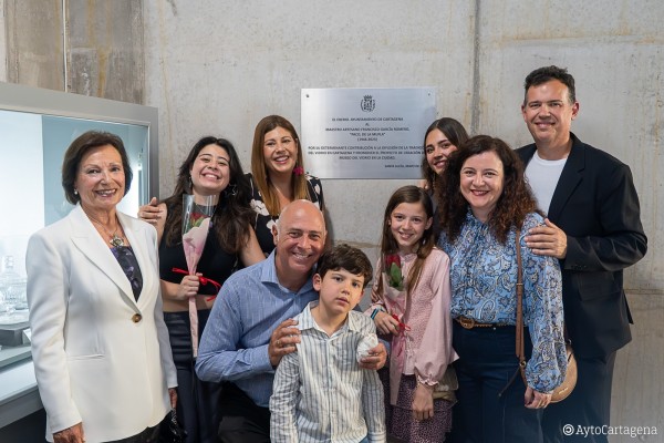 Paco 'el de la Mufla' brilla para siempre en el Museo del Vidrio de Santa Lucía: homenaje al artesano cartagenero