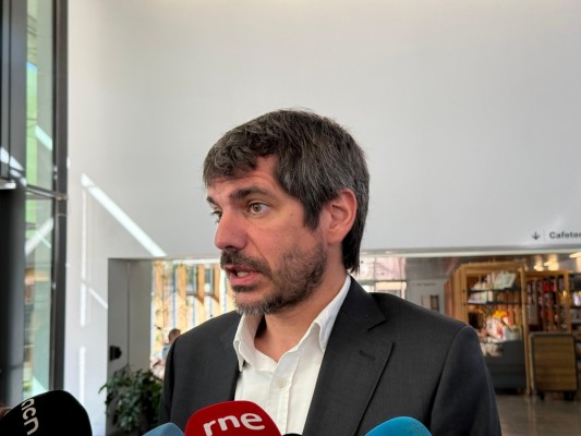 Urtasun afirma que el fondo KKR, vinculado a asentamientos en Palestina, 