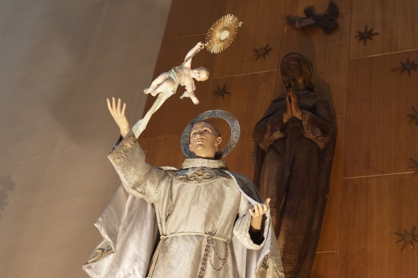 Vila-real rinde homenaje a San Pascual en una multitudinaria procesión