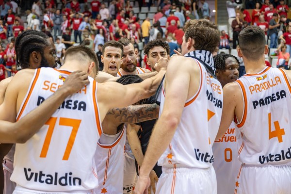 Valencia Basket 'asalta' Fontajau y da un paso de gigante hacia la tercera plaza