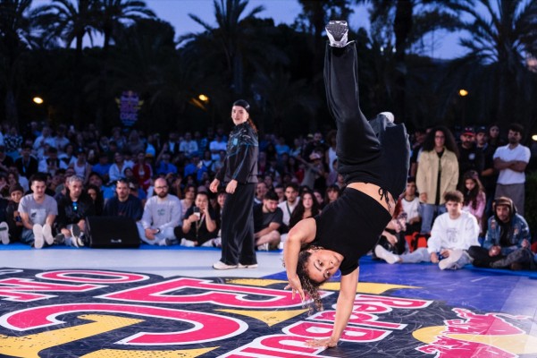 B-Girl Estrella y B-Boy Lukas se coronan campeones de la Final Nacional de Red Bull 2025 en València